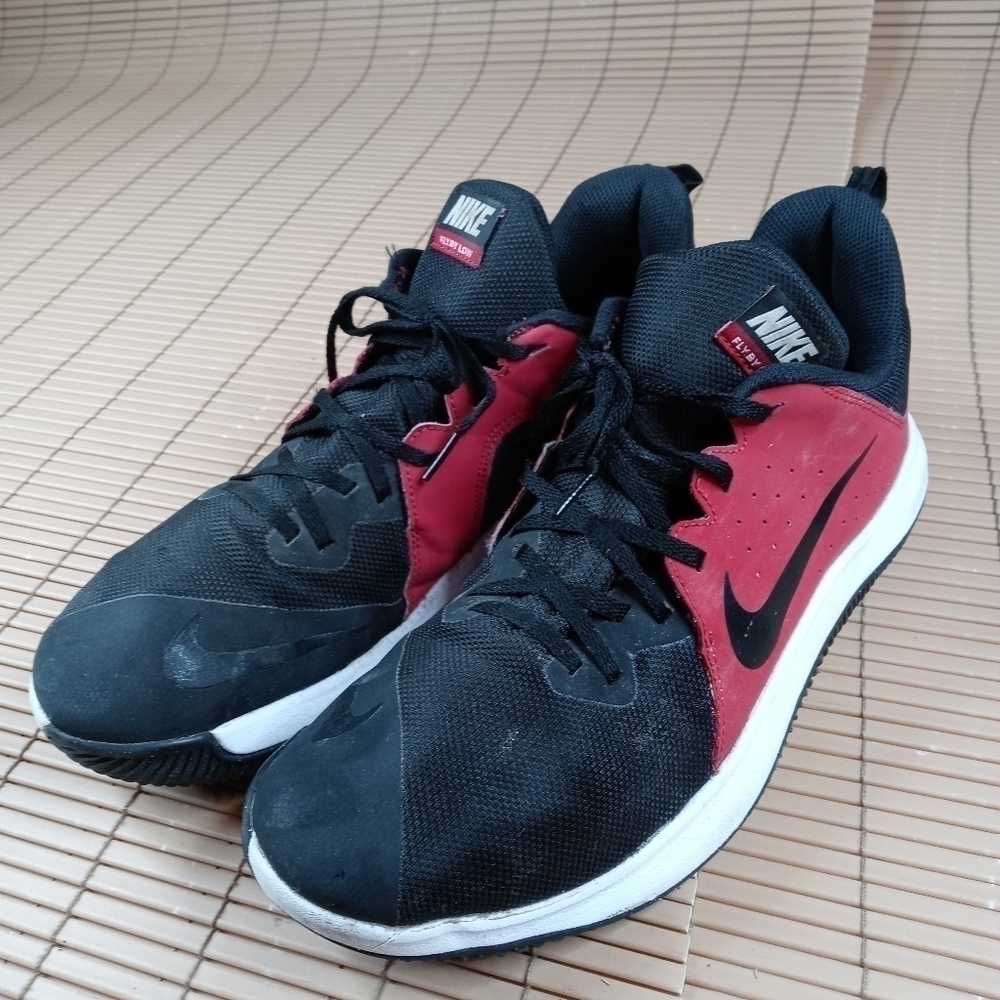 Nike FLY BY LOW 908973-600 Running Training Gym Red Black White Mens Size 12. 33